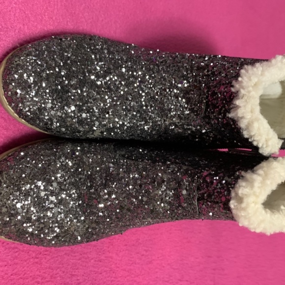 Boots - Picture 5 of 6